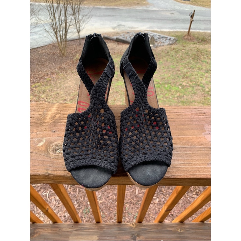 Black Wedges